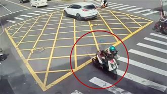 不存在的鬼窟窿害離奇慘摔？辣妹破相