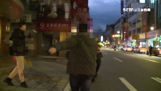 扯！喝茫砸車遭制止　醉漢抓狂勒記者