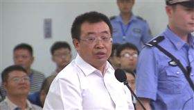 江天勇被剝奪政治權利　恐遭軟禁3年中國維權律師江天勇2月28日出獄後即被帶走。他由於被剝奪政治權利，恐遭河南公安軟禁3年。圖為2017年8月22日，江天勇出庭接受審判，進行最後答辯。（取自長沙市中級人民法院）中央社　108年3月2日