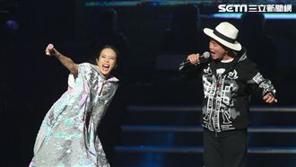 憲哥驚喜現身！莫文蔚笑唱這首會分手