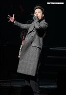 莫文蔚最後一次在台北小巨蛋開演唱會和嘉賓J.Sheon合唱。（記者邱榮吉/攝影）