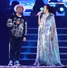 莫文蔚最後一次在台北小巨蛋開演唱會和嘉賓吳宗憲一起合唱「廣島之戀」。（記者邱榮吉/攝影）