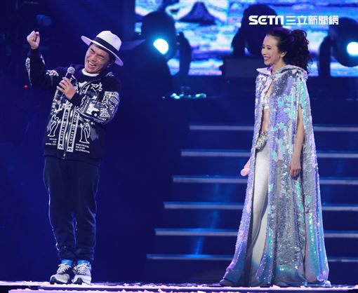 莫文蔚演唱會吳宗憲一起合唱廣島之戀