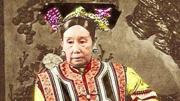 受到詛咒？慈禧太后墳前竟寸草不生