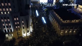 港人權日遊行!80萬人上街