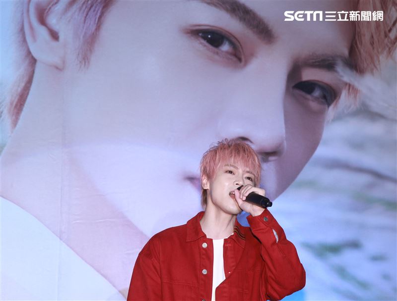 KU古曜威「一個幸福的吻」新歌發表會。（記者邱榮吉/攝影）