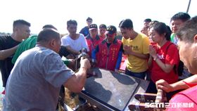 主持人幸運訪問到王爺