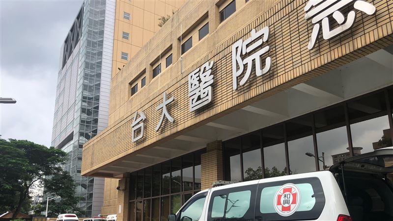 藍委手夾傷躺重症區！關照流程圖曝光
