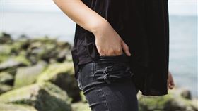  手愛插口袋！男雙手突發黑疑患上「血栓」…醫一看：去洗手（圖／翻攝自Pixabay）