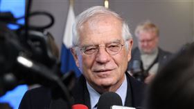 歐盟將立法制裁侵害人權者歐盟新任外交和安全政策高級代表波瑞爾12月9日主持外長會議，成員國同意將立法制裁侵犯人權者，被稱為歐盟版的馬尼次基法，圖為他進入會場前受訪。中央社記者唐佩君布魯塞爾攝  108年12月10日