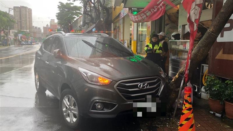 打N檔又沒拉手剎車！無人車滑行開溜