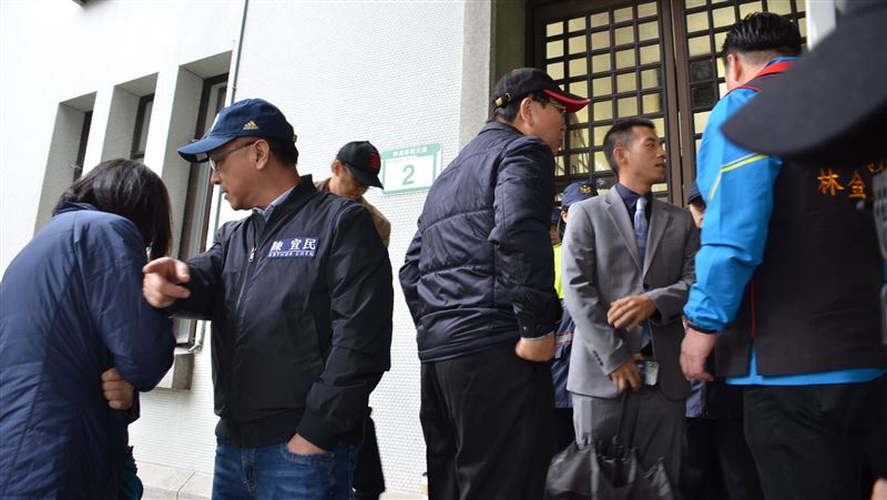 幫國民黨講話　苦苓：這群人不是壞…