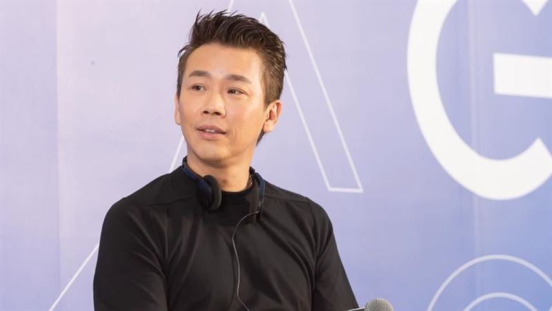 曾爆偷吃！陶喆再被逮深夜躲柱黏辣妹