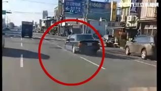 25年老車爆胎飆速　網封：地表最強