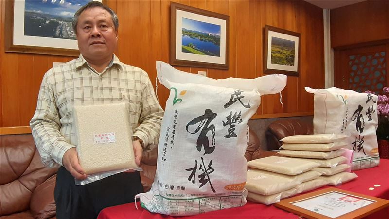 宜蘭老農連4年捐逾2萬公斤有機米