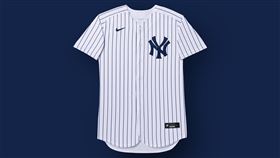 ▲NIKE的商標出現在球衣右胸，引起廣大討論。（圖／翻攝自NIKE官網）