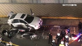 文 追殺棄車逃1200