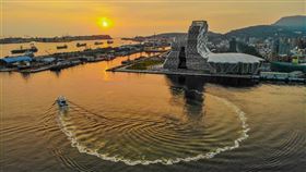 高雄市文化局民國109年補助高雄流行音樂中心（圖）經費新台幣2000萬元，10日遭市議會全數刪除。民進黨高市議員高閔琳對此指出，憂心高雄將重回「文化沙漠」。（圖取自facebook.com/pg/Kaohsiungmusiccenter）