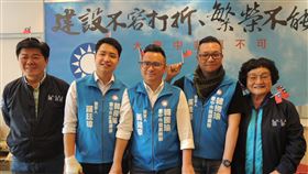 韓國瑜中市競選總部將成立　3發言人先亮相國民黨總統參選人韓國瑜台中市競選總部將於13日舉行成立大會，競選總部3名發言人11日先亮相，分別是新生代市議員張彥彤（右2起）、黃健豪、羅廷瑋。中央社記者郝雪卿攝　108年12月11日