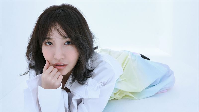 擁有五百萬點閱！最美直播主轉戰歌壇