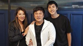 胡瓜、阿信 撞臉。翻攝自臉書