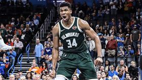 NBA／罰球線起飛！字母哥驚天爆扣
NBA,密爾瓦基公鹿,Giannis Antetokounmpo,爆扣
翻攝自公鹿官方推特