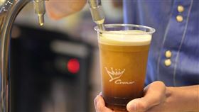 金鑛咖啡轉型為咖啡豆原物料供應商，11日宣布由富士康廣告集團承接13家門市營運，僅留下台北堤頂1家門市。（圖取自facebook.com/crownfancy）