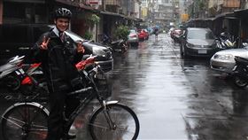 霍克斯曾來台傳教身為摩門教徒，霍克斯高中畢業後，曾花了兩年時間，騎著腳踏車行走台灣傳教，之後才回到美國猶他州，進入楊百翰大學就讀。霍克斯攝於104年9月27日。（霍克斯提供）中央社記者周世惠舊金山傳真  108年12月12日