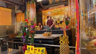 他疑遭附身講天語下指示　大鬧宮廟