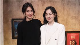 蔡燦得、房思瑜上資深媒體人鄭偉柏與瑪麗主持的MOMO綜合台節目《E!Studio藝鏡到底》宣傳舞台劇作品《明晚，空中見》（圖／MOMO綜合台提供）