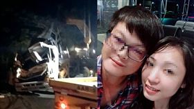 阿里山,翻覆,車禍,副駕駛,女友,工程車　圖／翻攝爆怨公社