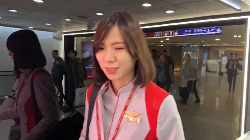 遠航最後班機返抵！機長、空姐這樣說