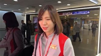 遠航最後班機返抵！機長、空姐這樣說