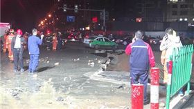 廈門,地鐵,道路,呂厝,嘉禾,管制,塌陷,消防,救援,救援, 圖／翻攝自微博