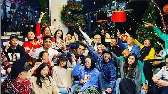 暖陪高父慶耶誕！她淚曝「驚人畫面」