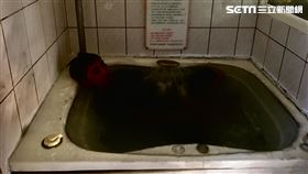 摩鐵,火警,燒彈簧床,男子泡按摩浴缸