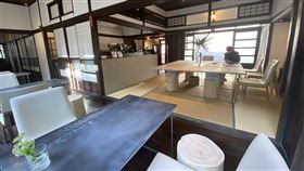 竹市日式老屋　李克承故居位在新竹市的李克承故居，格局按照日式住宅傳統L型布局，但不同於一般住宅強調私密性，李克承故居保留了原先作為「會館」的公共性質，木門、木窗搭配玻璃，讓整個建築擁有足夠穿透性。中央社記者魯鋼駿攝　108年12月13日