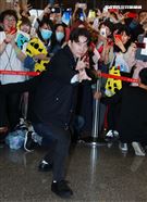 以「月薪嬌妻｣演員身分爆紅星野源，飛抵台北會粉絲。（記者邱榮吉/攝影）