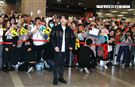 以「月薪嬌妻｣演員身分爆紅星野源，飛抵台北會粉絲。（記者邱榮吉/攝影）