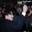 以「月薪嬌妻｣演員身分爆紅星野源，飛抵台北會粉絲。（記者邱榮吉/攝影）