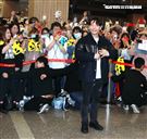 以「月薪嬌妻｣演員身分爆紅星野源，飛抵台北會粉絲。（記者邱榮吉/攝影）