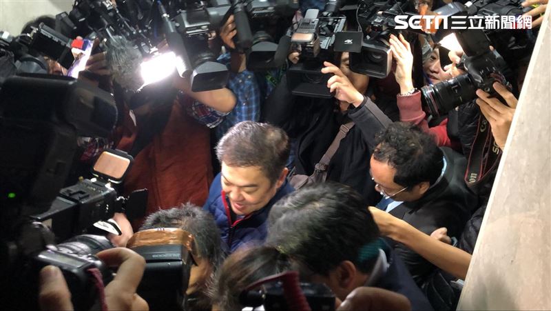 遠航張綱維抵北檢　竟怒回媒體這句話
