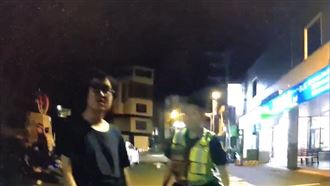 台南玉井縱火犯　曾嗆警遭壓制畫面曝