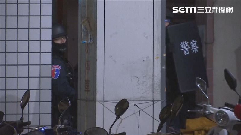 手握「不明影片」炸彈客：叫郭台銘來