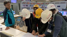 中火持續使用生煤　中市府再開出600萬罰單台中市政府日前針對台中火力發電廠用煤量超標開罰，並限期改善。環保局14日前往中火複查，認定仍持續使用生煤，開出第2張裁處書，罰新台幣600萬元，限期23日前完成改善。（台中市政府提供）中央社記者蘇木春傳真　108年12月14日