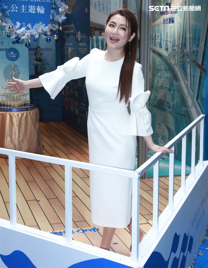 Selina任家萱 公主郵輪夢幻玻璃屋慶功開趴。（記者邱榮吉/攝影）