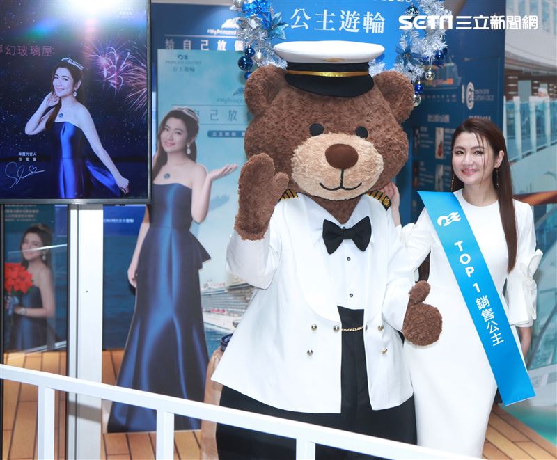 Selina任家萱 公主郵輪夢幻玻璃屋慶功開趴。（記者邱榮吉/攝影）