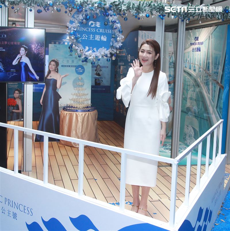 Selina任家萱 公主郵輪夢幻玻璃屋慶功開趴。（記者邱榮吉/攝影）