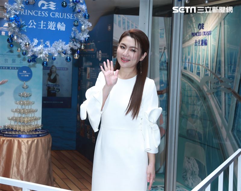 Selina任家萱 公主郵輪夢幻玻璃屋慶功開趴。（記者邱榮吉/攝影）
