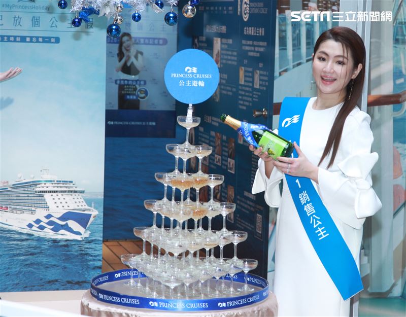 Selina任家萱 公主郵輪夢幻玻璃屋慶功開趴。（記者邱榮吉/攝影）